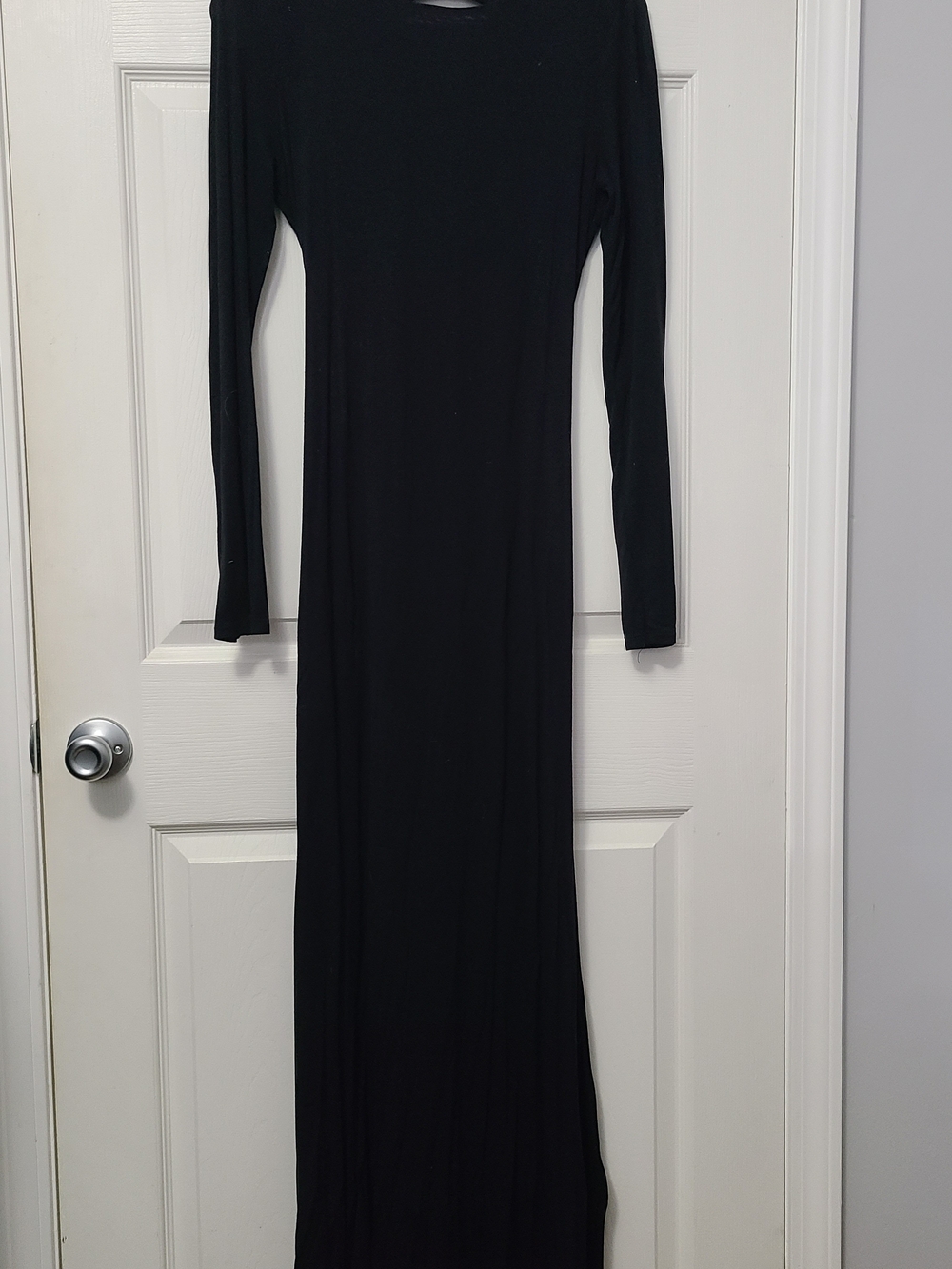 Lulu's Sleek Black Long-Sleeve Maxi Dress